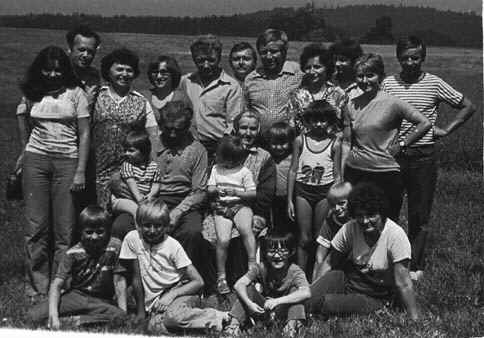 Potomci josefa Krouzka z Lodherova (foto pribl. z roku 1979)